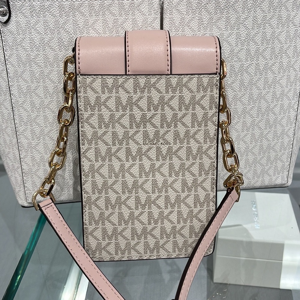 Michael Kors Carmen Small Logo Smartphone Crossbody Bag
Powder Blush Multi
NWT - Picture 11 of 16